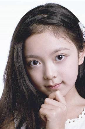 张伊琳个人资料,才华横溢的年轻艺术家，多才多艺的人生轨迹